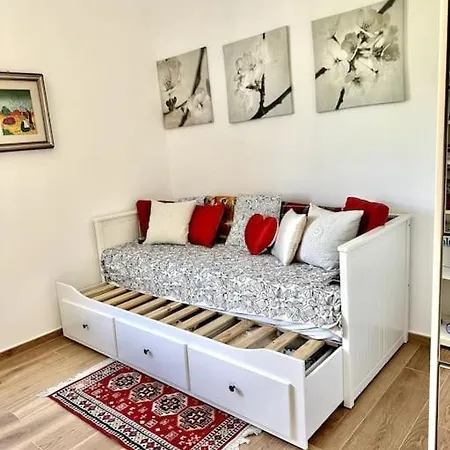 Lilly Del Maggiore Apartment *